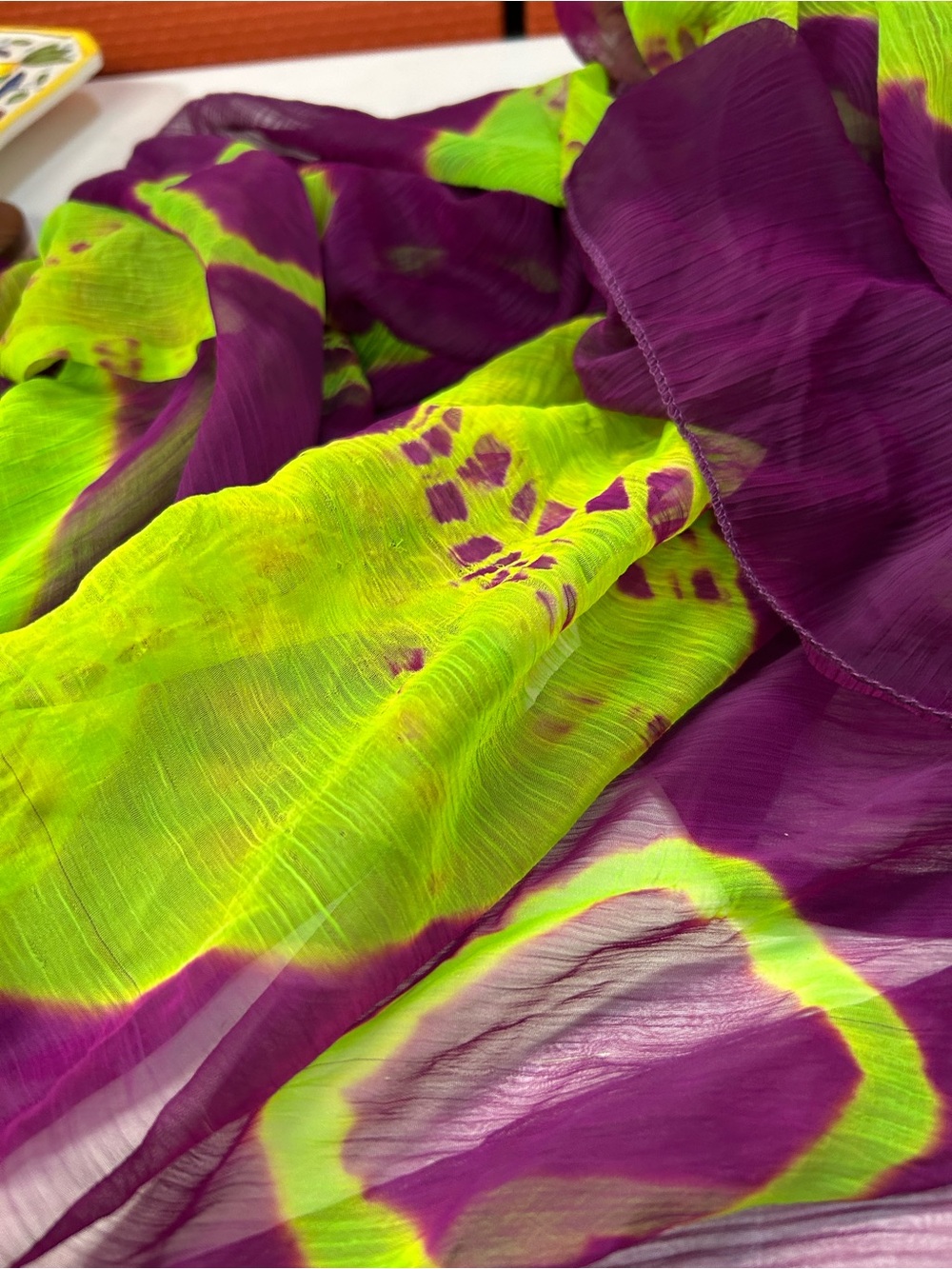 Beautiful Raj silk scarf - Picture 2 of 4
